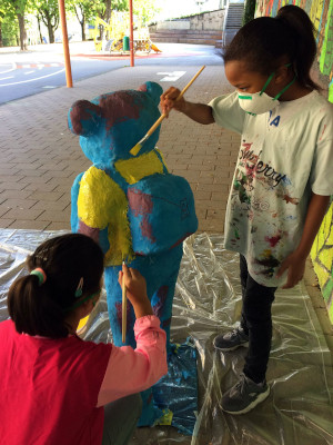 Sculptures made in collaboration with pupils from a primary school for the road safety